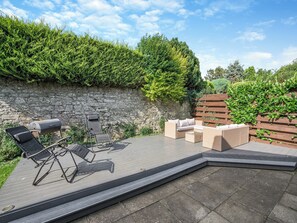 Terrace/patio - 5 bedroom accommodation in Pitlessise, near Cupar (Pitlessise, near Cupar)