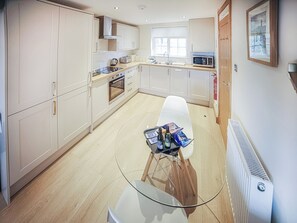 Dishwasher, highchair