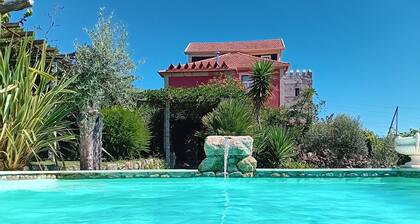 Solar da Motta
4 bedroom villa in Douro - WiFi, pool, BBQ, free parking