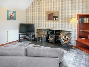 TV, fireplace - 1 bedroom accommodation in Thurso (Thurso)