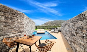 Pool - Aelia Suite Private Pool (Istro)