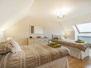 3 bedrooms, free WiFi, bed sheets