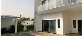 Luxury villa with 4 bedrooms/showers and private pool close to the beach