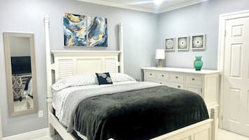 1 bedroom, desk, iron/ironing board, WiFi