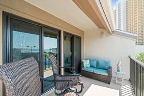 Property grounds - Pet Friendly Condo • Ocean View • Sleeps 6 • Pool (Panama City Beach)