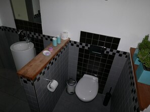Hair dryer, towels, soap, shampoo