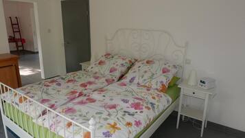 1 bedroom, WiFi, bed sheets