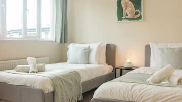 4 bedrooms, free WiFi, bed sheets