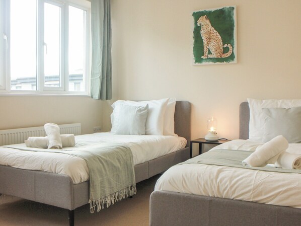 4 bedrooms, free WiFi, bed sheets