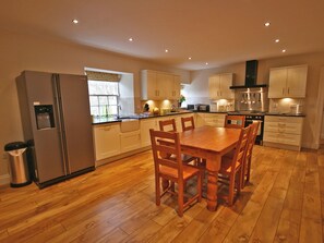 Geschirrspüler, Hochstuhl