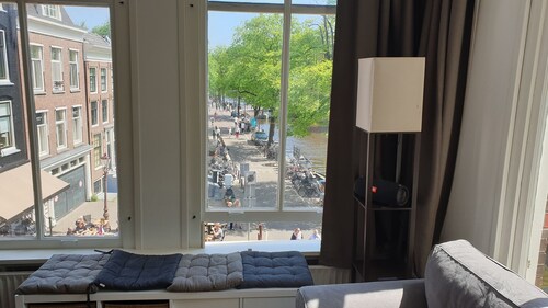 Bright and Cozy Apartment in Central Amsterdam Near to all the key Attractions