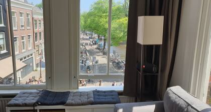 Bright and Cozy Apartment in Central Amsterdam Near to all the key Attractions