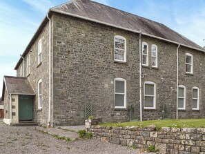 Exterior - 2 bedroom accommodation in Llanfynydd (Llanfynydd)