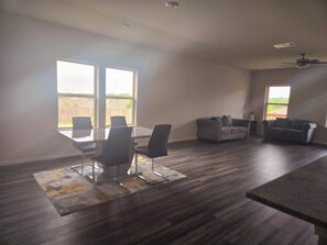 Interior - Spacious 5-bedroom house in amazing San Antonio with AC (San Antonio)