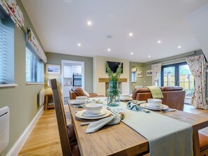 Dining - Great location for exploring The Cotswold. (South Cerney, near Cirencester)