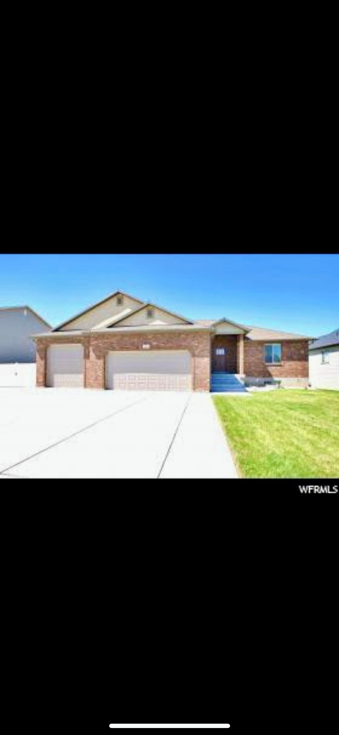 Charming, 2-bedroom with full kitchen, king bed, pickleball and walking path.
