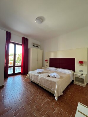 Classic Double or Twin Room, Balcony - TC HOTEL (Anzio)