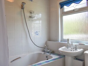 Towels - 3 bedroom accommodation in Brodick, Isle of Arran (Brodick, Isle of Arran)
