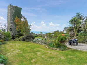 Outdoor dining - 3 bedroom accommodation in Kildonan, Isle of Arran (Kildonan, Isle of Arran)