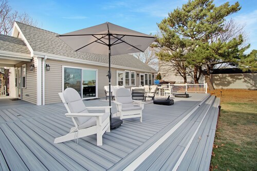 Oceanview 2 bedroom 2 bath, overlooking the Atlantic...