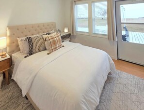 2 bedrooms, desk, iron/ironing board, travel cot