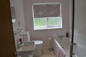 Towels - Comfortable property all on one level in a pretty village location. (East Witton near Leyburn)