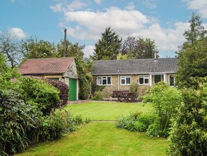 Exterior - Comfortable property all on one level in a pretty village location. (East Witton near Leyburn)