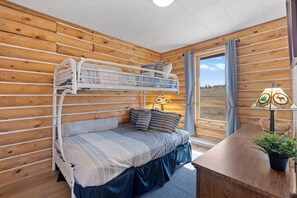 3 عدّة غرف نوم ومكتب ومكواة/لوح كي وسرير سفر