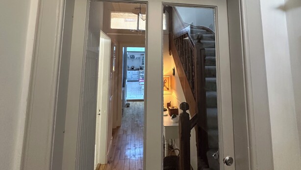 A door with a sign above it reading "SOUTH SANDS". - Stylish Elie Beach Retreat sea-view and Sunny deck (Elie and Earlsferry)