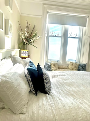 3 bedrooms, iron/ironing board, WiFi, bed sheets - Stylish Elie Beach Retreat sea-view and Sunny deck (Elie and Earlsferry)