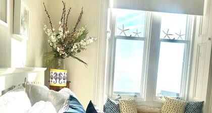 Stylish Elie Beach Retreat sea-view and Sunny deck