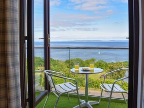 Outdoor dining - 1 bedroom accommodation in Dippen, near Whiting Bay, Isle of Arran (Dippen, near Whiting Bay, Isle of Arran)