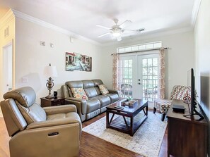 TV - Spacious 3BR Close to Disney (Davenport)