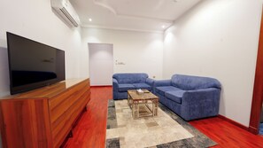 Apartment Two bed rooms Two Bath | Living area