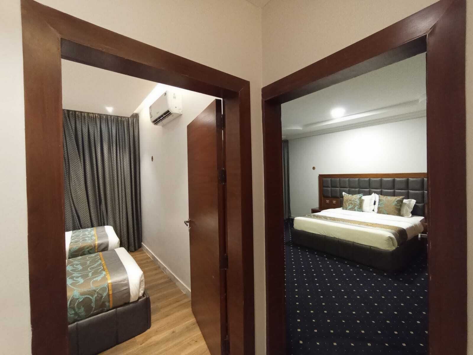 Apartment three bed rooms -6 Beds | 浴室 | 拖鞋、毛巾