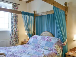 2 bedrooms, free WiFi - Summertree Farm The Granary (near Thornton-le-Dale and Pickering)
