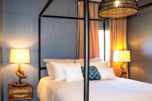 3 bedrooms, in-room safe, iron/ironing board, travel cot - RH Style Beach House, 3Bedrooms, 6 guests, 8min to Ocean (Vero Beach)