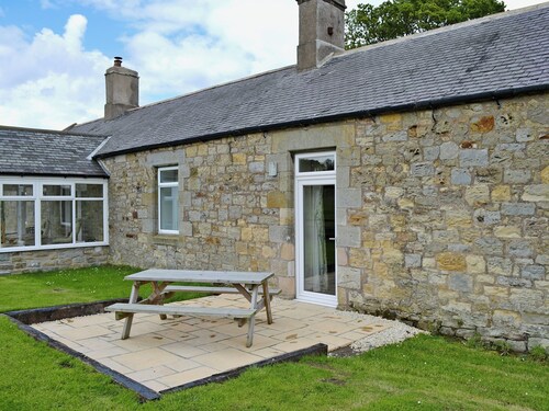 3 bedroom accommodation in Belford, near Bamburgh
