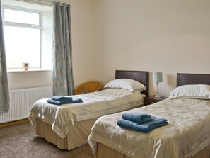 3 bedrooms, bed sheets