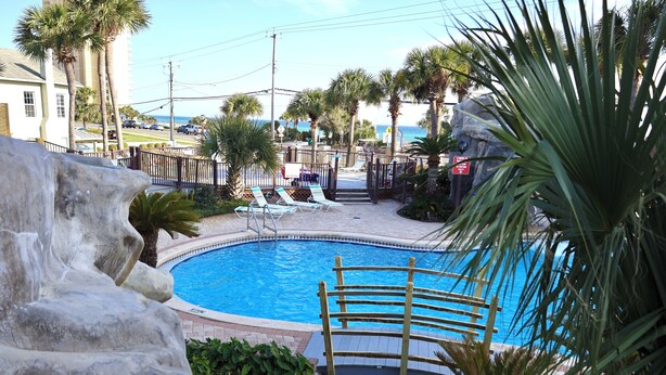 Unclassified image, 1 of 50, button - Pink Dream House in PCB - Beach, Pools, Hot Tub, Clubhouse, Dog-Friendly (Panama City)