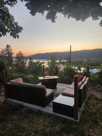 Terrace/patio. House in Harrison with Lake View