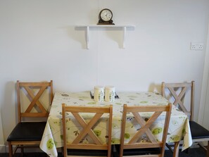 Dining - 3 bedroom accommodation in Rhiconich, Sutherland (Rhiconich, Sutherland)