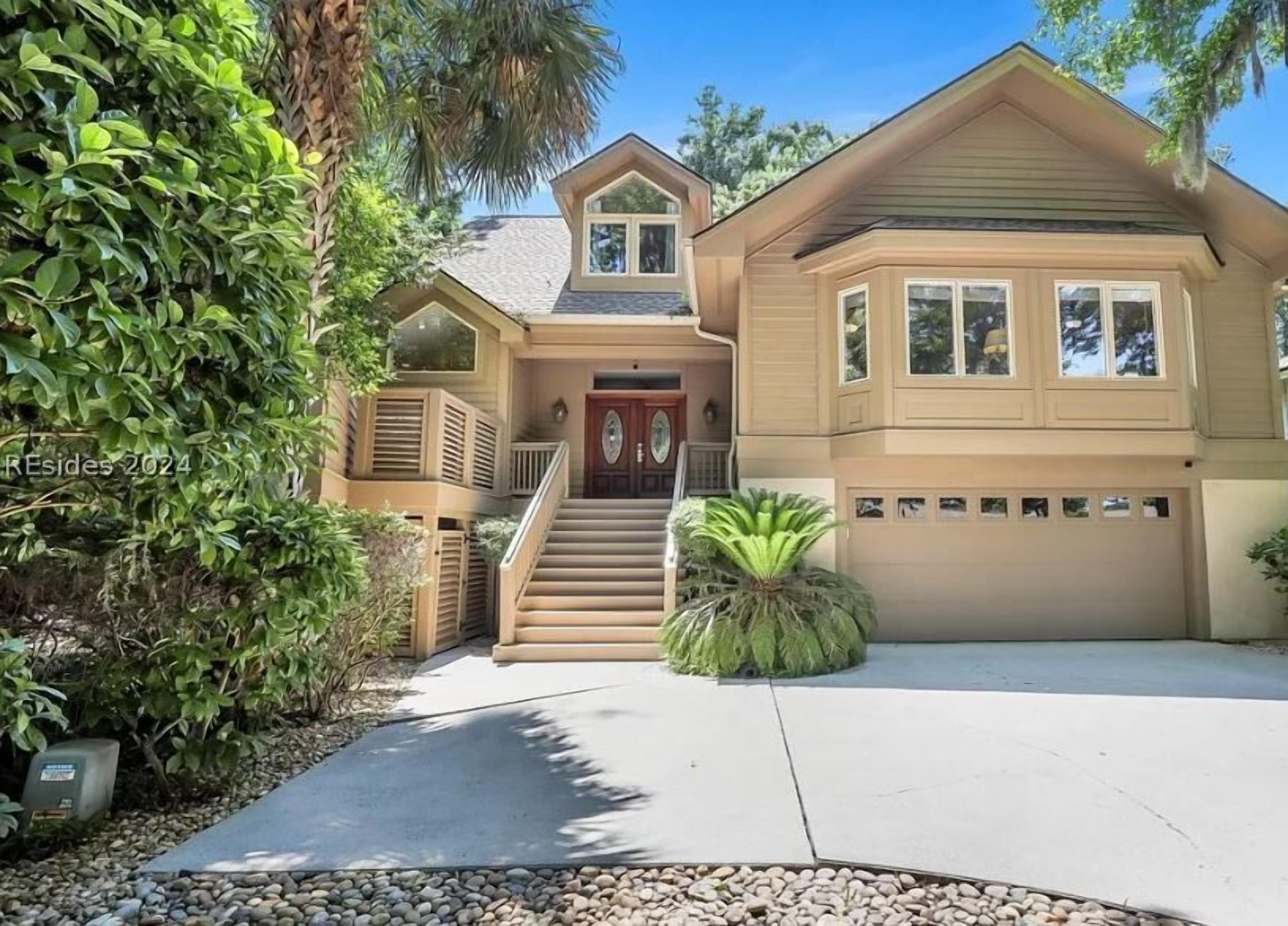 Gorgeous 4 Bedroom / 3.5 Bath house in the heart of Sea Pines / Pet Friendly