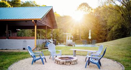 Bridgeview Bend - Charming 3-bedroom house with spacious yard and seasonal creek