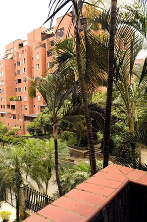 Property grounds - Beautiful 3 Bedroom Apartment in Medellín El Poblado (Medellín)