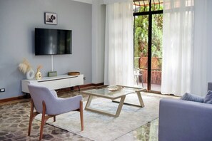 Smart TV - Beautiful 3 Bedroom Apartment in Medellín El Poblado (Medellín)