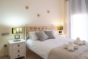 3 chambres, fer et planche à repasser, lit parapluie, Wi-Fi