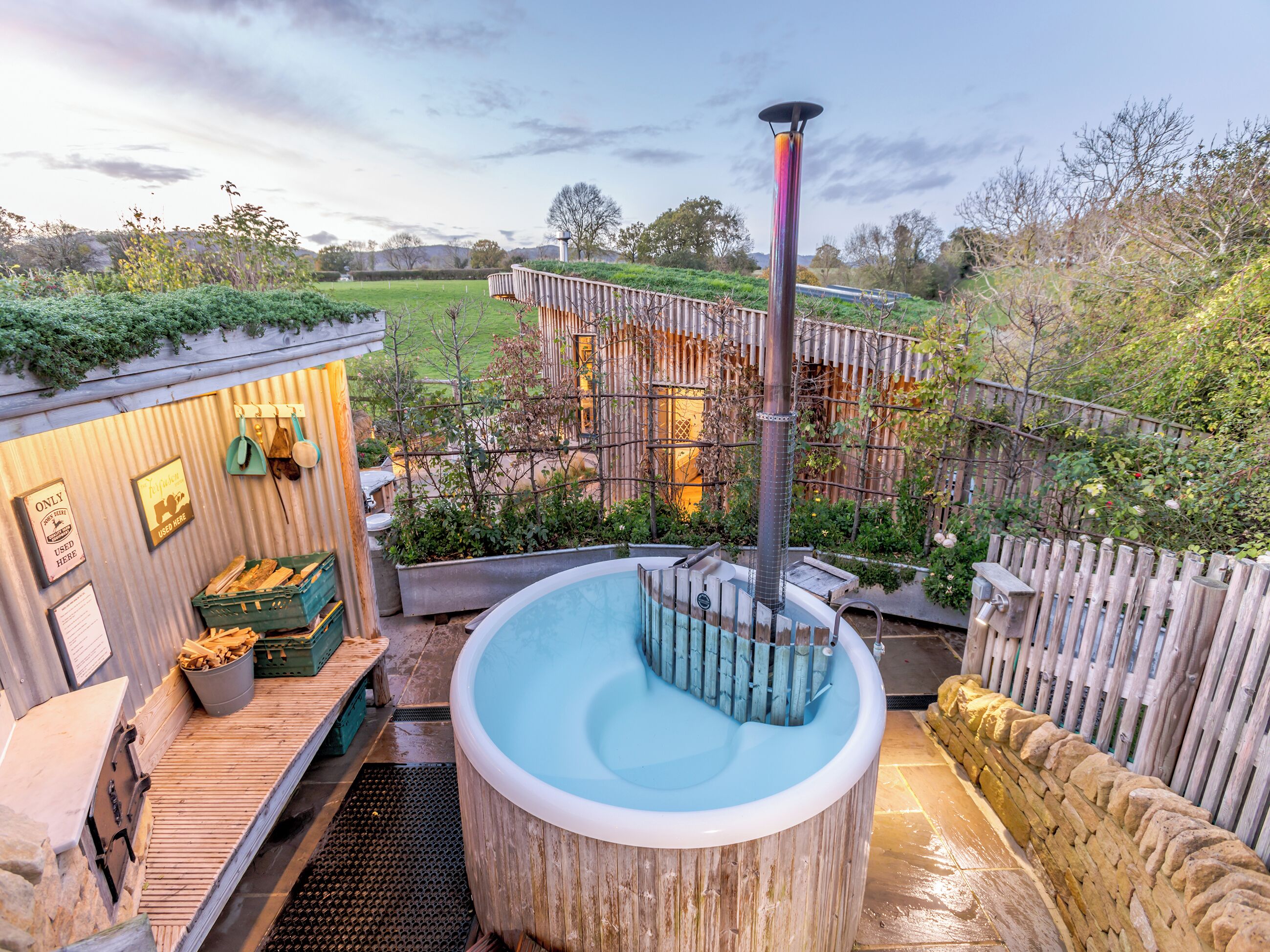 Tina de hidromasaje al aire libre