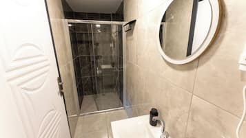 Classic Room | Bathroom | Shower, soap, shampoo, toilet paper