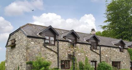 4 bedroom accommodation in Dunterton, near Tavistock